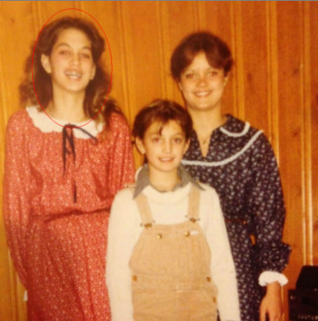 Cindy Crawford era cam urâţică în adolescenţă! Avem dovada!