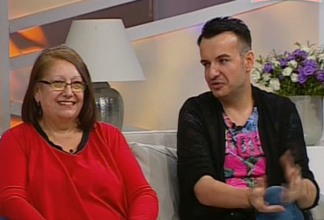 FOTO / Prima aparţie tv a mamei lui Răzvan Ciobanu: "Când era mic, făcea rochii păpuşilor din capotul meu şi mi-a furat toate bijuteriile"