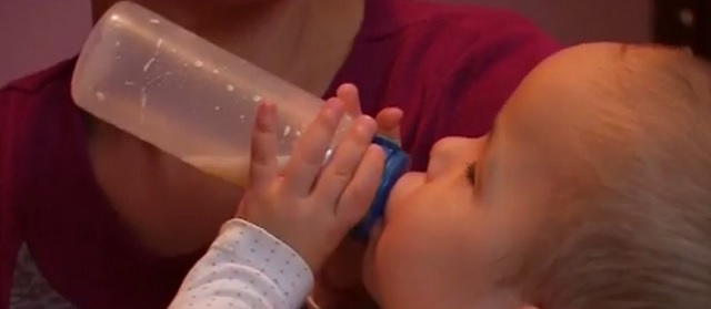 Reacţia INCREDIBILĂ a medicului acuzat că ar fi vinovat de orbirea unor gemeni născuţi prematur