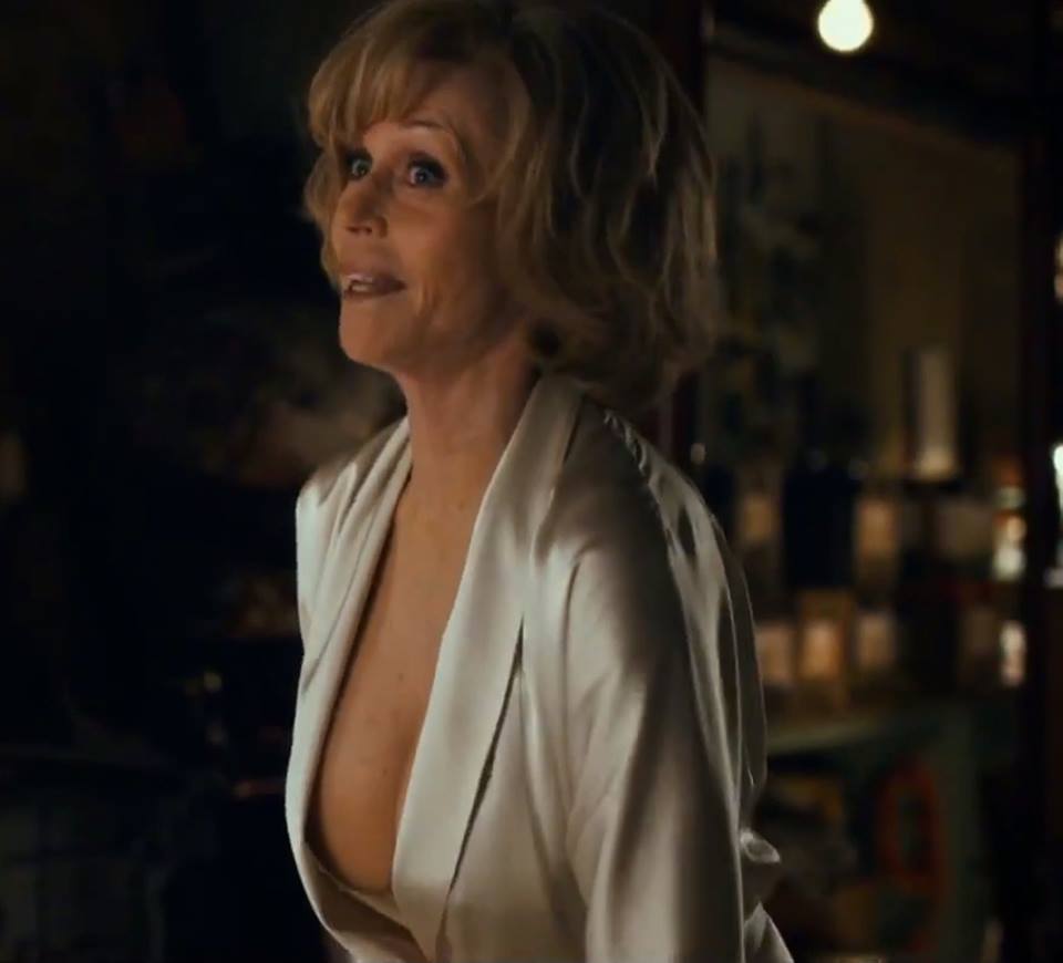 Jane Fonda este foarte sexy în ciuda vârstei pe care se încăpăţânează să o ...
