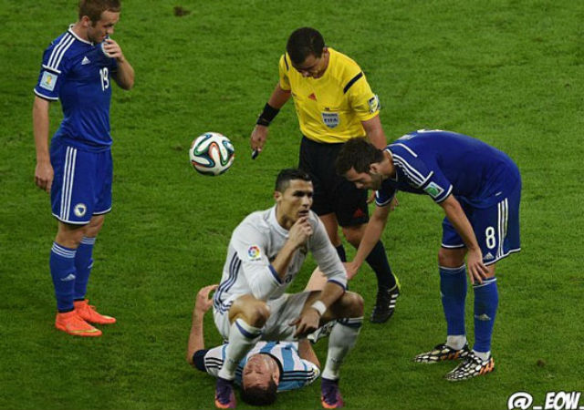 FOTO / Cristiano Ronaldo, în ipostaze ruşinoase! Fotografii compromiţătoare cu fotbalistul
