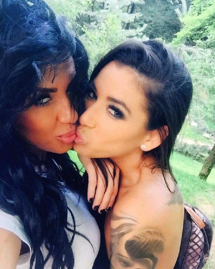 Foto Roxana Vancea Are Mai Multe Tatuaje In Zonele Intime Totul S A Văzut Cand Vedeta A Apărut Doar In Chiloţei
