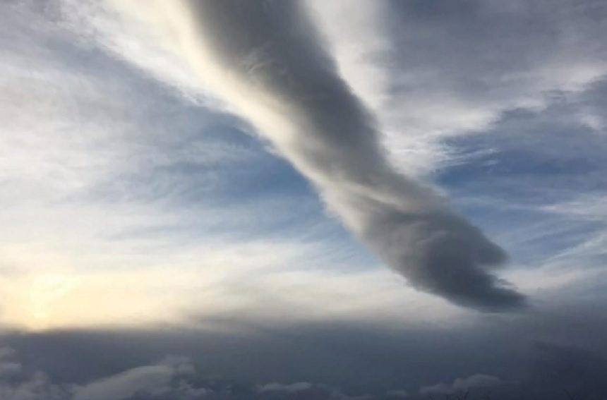 Video Mana Lui Dumnezeu Pe Cer Imaginile Spectaculoase Au Fost Surprinse De Un Trecător