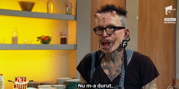 El Este Cel Mai Aparte Concurent De La Chefi La Cuțite Jurații Au Rămas Fără Cuvinte Atunci Cand L Au Văzut Am 278 De Piercinguri In Zona Intimă
