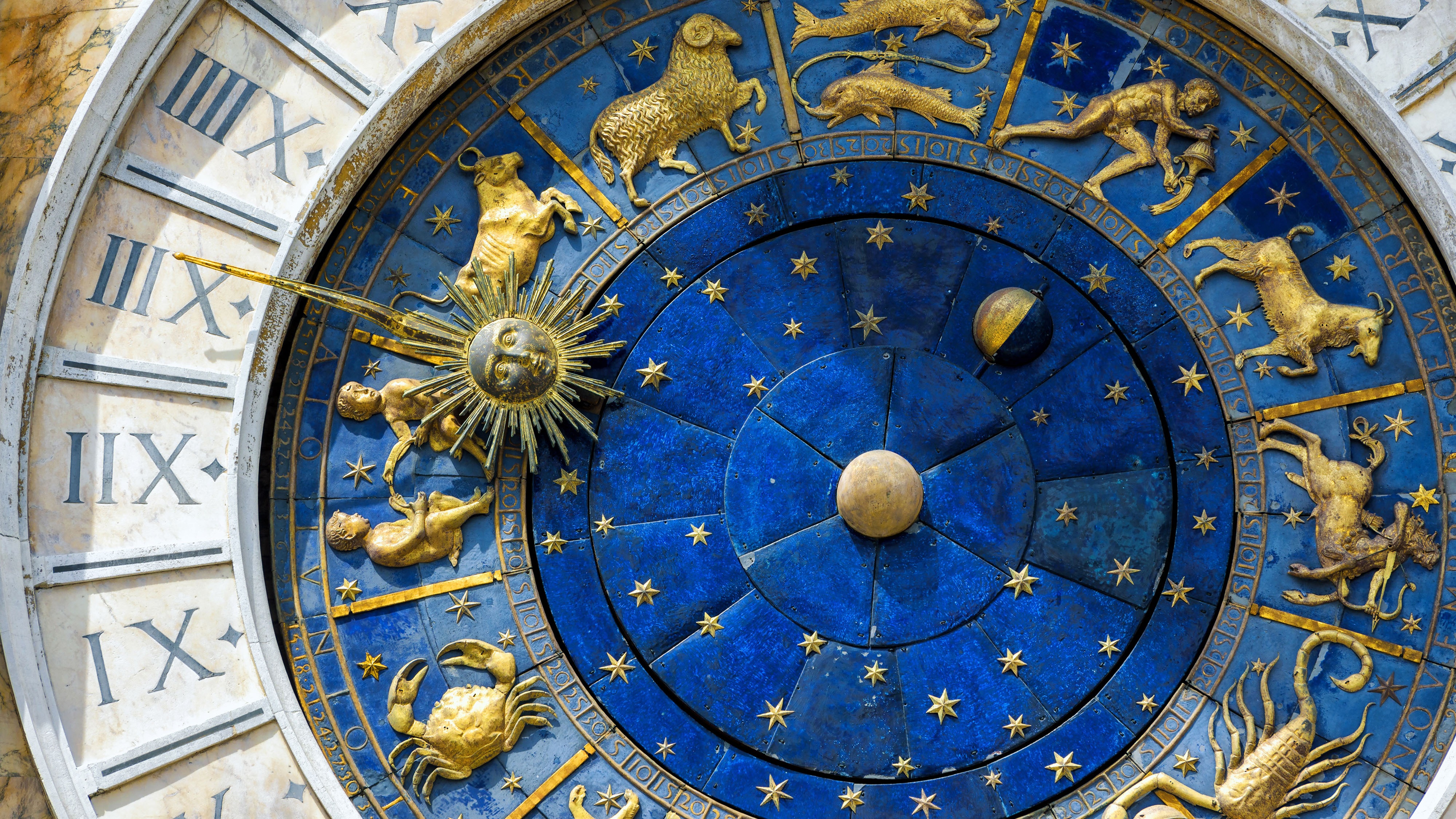 andreanovelloclock10225325.jpg